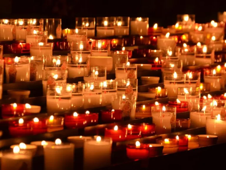 Kerzen / Lichtermeer | Stimmungsbild Trauerarbeit; Hilfe bei Tod von Angehörigen